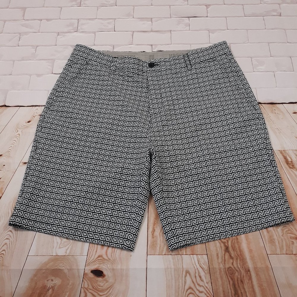 Hreski Golf Shorts Mens Size 38 x 9.5 Black White Geometric Performance Stretch